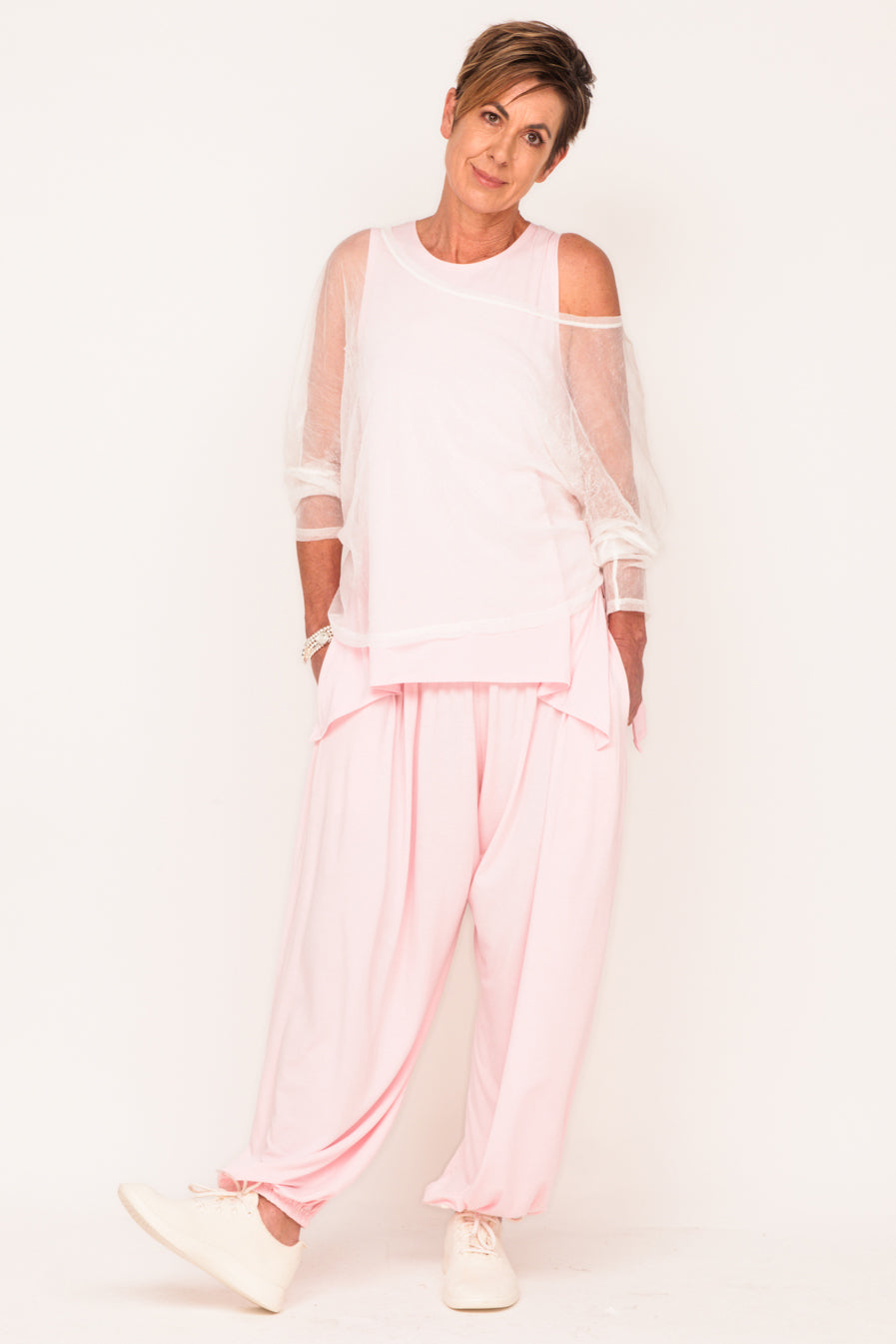 pink-tank-pink-track-pant-white-mesh-boxy-sweater-women-over-50-fashion